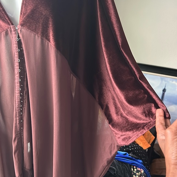 NWOT FREE PEOPLE VELVET DREAMS SHAWL COVER UP TOP SIZE ONE SIZE MSRP $98.00 - Picture 5 of 9